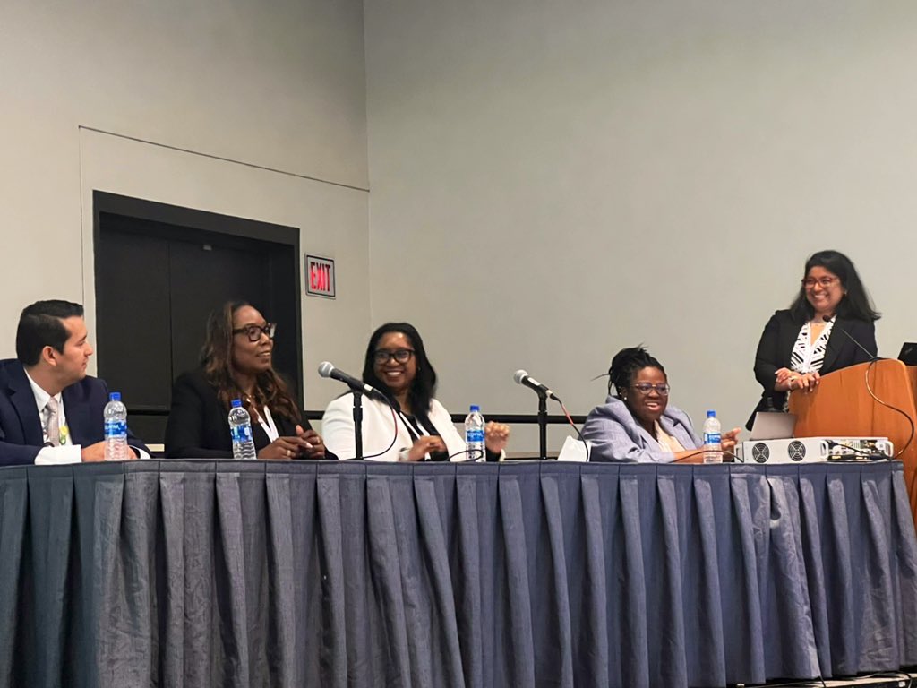 EXCELLENT presentation by Dr. @Kathie_JosephMD discussing dismantling disparities in Breast Cancer! Thank you for using your voice and encouraging us to use ours at our respective institutions!!!! #ACSCC22! #BlackGirlsDoSurgery #BlackWomenLead #Brilliantly ✨✊🏾
