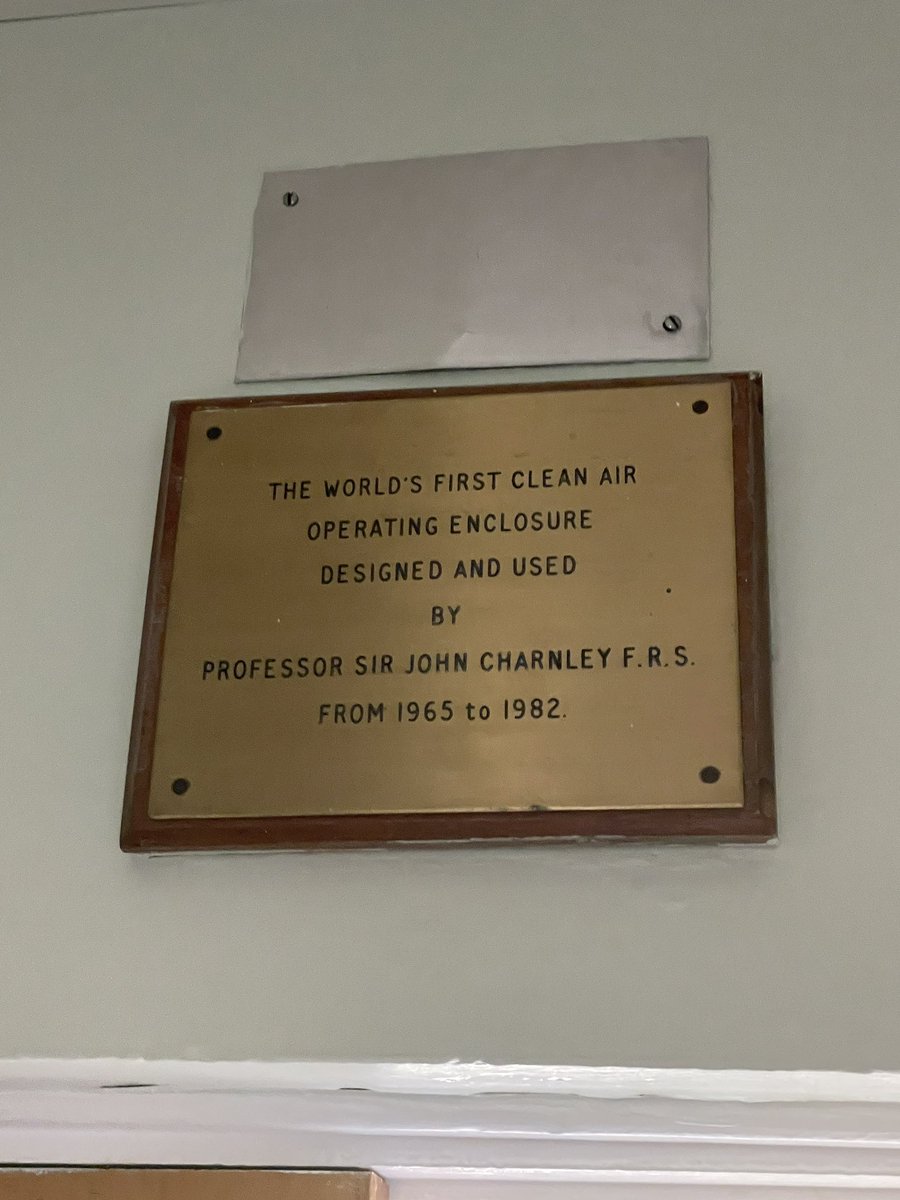 ignatiusliew's tweet photo. @wrightington16 @WWLFellows thank you @anilgambhir9 @Pod_in_heels for a warm welcome! Visiting fellowship in #hip and #knee #arthroplasty, soft tissue knee, @BritishHip podcast recording in time to celebrate 60 years of #arthroplasty! #orthotwitter #charnley https://t.co/47okFCddwq