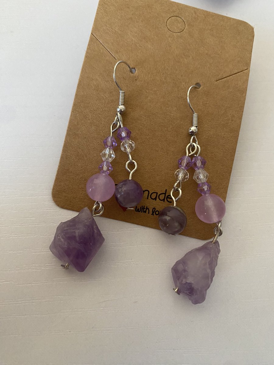 some cute beaded and crystal earrings! #handmadejewellery #handmadejewelry #smallbusiness #smallbusinessuk #jewellerybusiness #handmadeearringa 

depop.com/heartsorecreat…