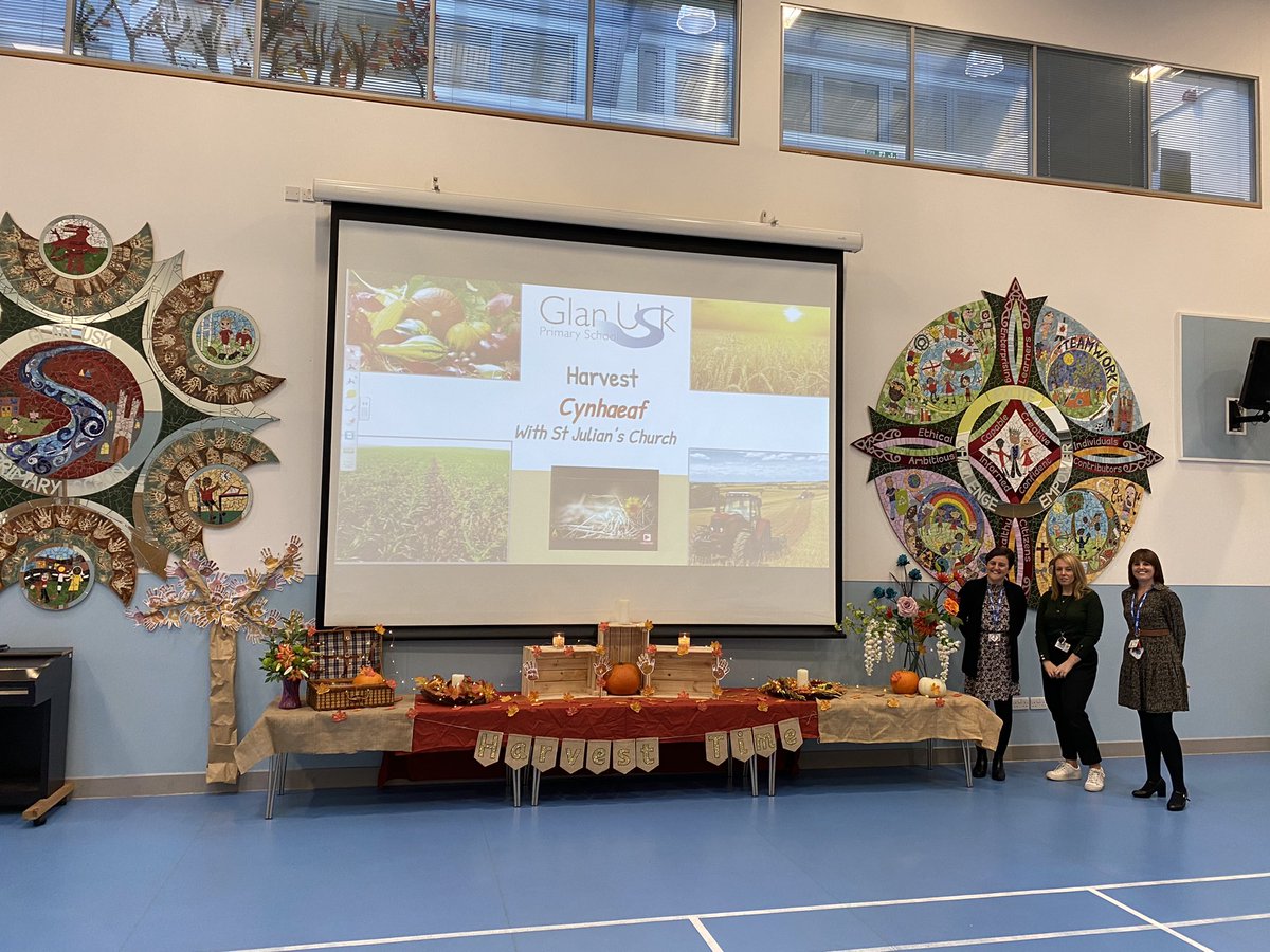 AndreaSmith137's tweet photo. Loved starting my week creating our GUPS Harvest Collection Station with these creative ladies. Looking forward to seeing it fill up throughout the week!🥦🍅🥕🧅 https://t.co/6EURG1Qt9V