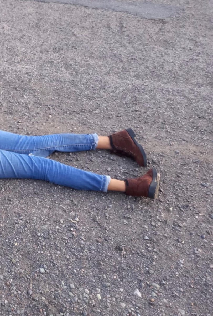 pacoelizondo_'s tweet photo. ⚠️HALLAZGO 

Esta mañana fue encontrado en un tramo de la carretera estatal 181,que va de Genaro Codina a Ciudad Cuauhtémoc,Zacatecas,el cuerpo de una mujer asesinada.

La mujer presentaba un impacto de bala en la cabeza.

Aún se desconoce su identidad. https://t.co/ErJ52CyHu4