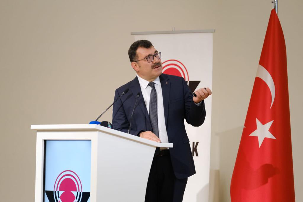 Kayseri'de, Kurumumuz ve @EruMedya iş birliği ile gerçekleştirilen Ufuk Avrupa Bilgi Günü'nde, Ülkemizin Ufuk 2020 deneyimi sonrası Ufuk Avrupa'da büyük artış ivmesi kazanan başarılarını ve araştırmacılarımızla @UfukAvrupa_TR Programı'ndaki yeni hedeflerimizi konuştuk.