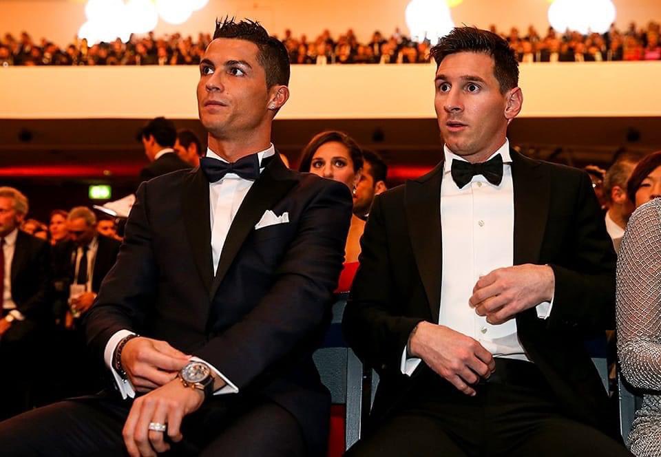 Can2023Ci's tweet photo. La fin d’une ère…

🇵🇹Cristiano Ronaldo n’est PAS dans le Top 6 du #BallonDor     pour la première fois depuis 2006 ! ❌

 🇦🇷 Lionel Messi a raté la shortlist du #BallondOr  pour la première fois depuis 2005❌ https://t.co/qlANGwiAqs