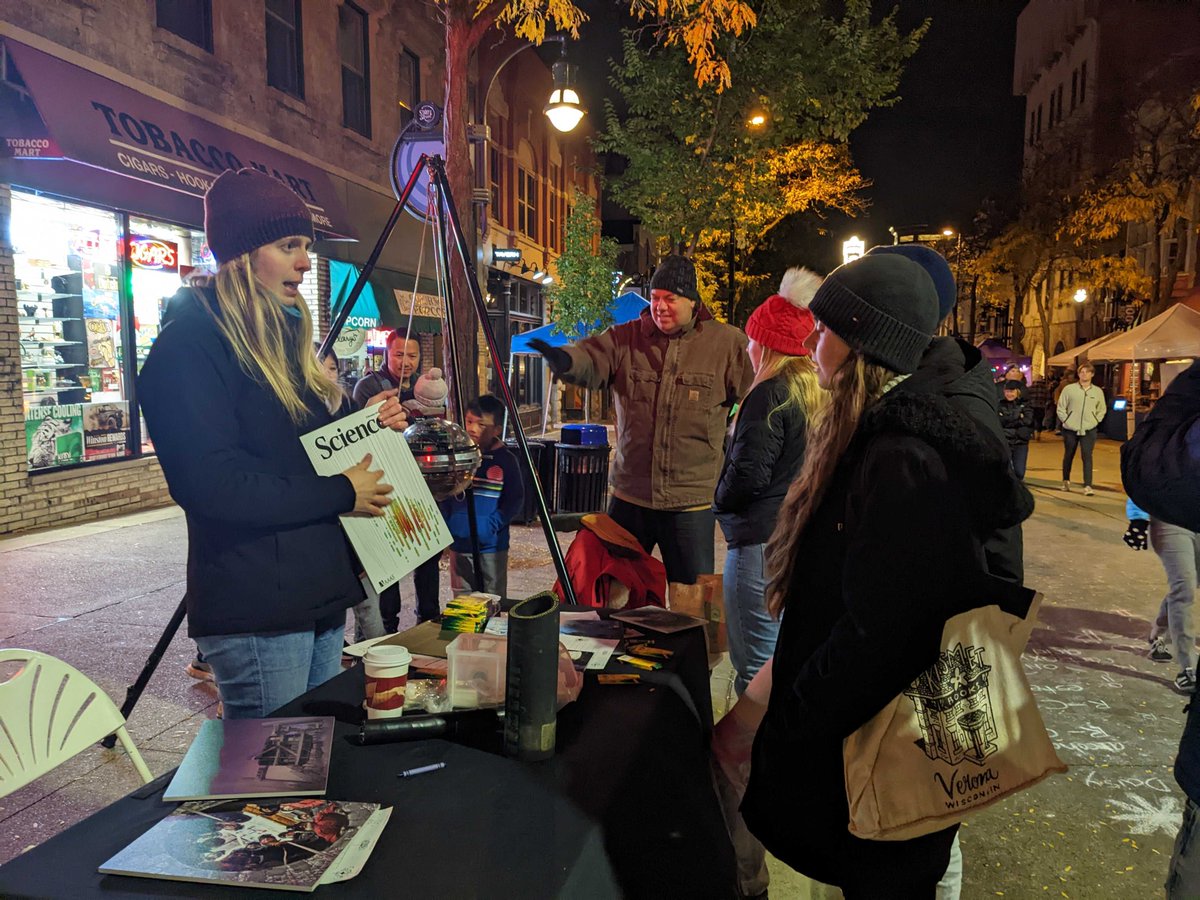 uw_wipac's tweet photo. We had a great time at @WiSciFest AND the @WIBookFestival, with novelist Andy Weir and emcee Dean of @UWMadisonLS Eric Wilcots, on Friday night!
Thanks to all who came out to celebrate science with us! ☄️📚
@UWMadPhysics @UWAstro #ScienceOnTheSquare #WISciFest https://t.co/f9u15VyPQZ