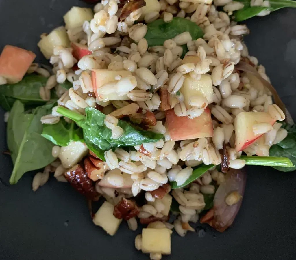 GrainFarmers's tweet photo. Ready to mix up #fieldmeal ideas during the busy #harvest22 season? Warm barley salad from @GoodinGrain is easy to prepare and travels well in a thermos on cool days. https://t.co/Qe8bmQjGOs https://t.co/30VWtqx7Bz