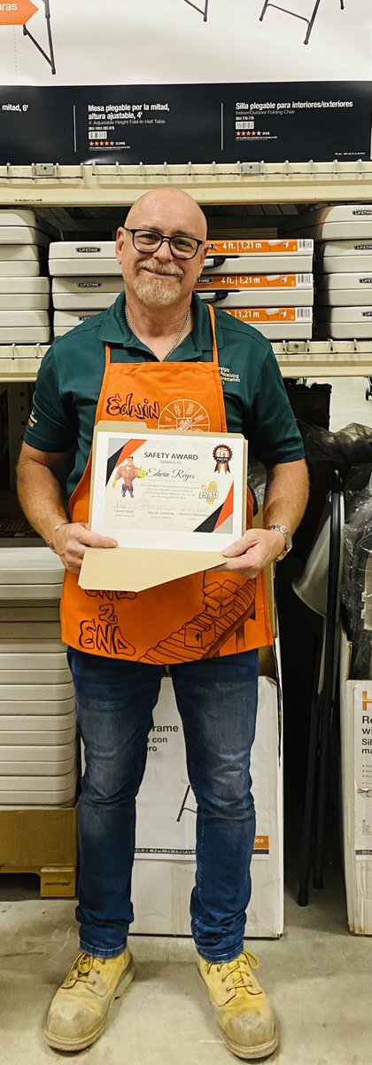 Late post: Infocus star september 🎉

Thank you Edwin for all you do and for making safety your priority keep up the good work

#THD6412 🧡
#safetytakeseveryones
#infocus 👷🏽‍♂️🚧