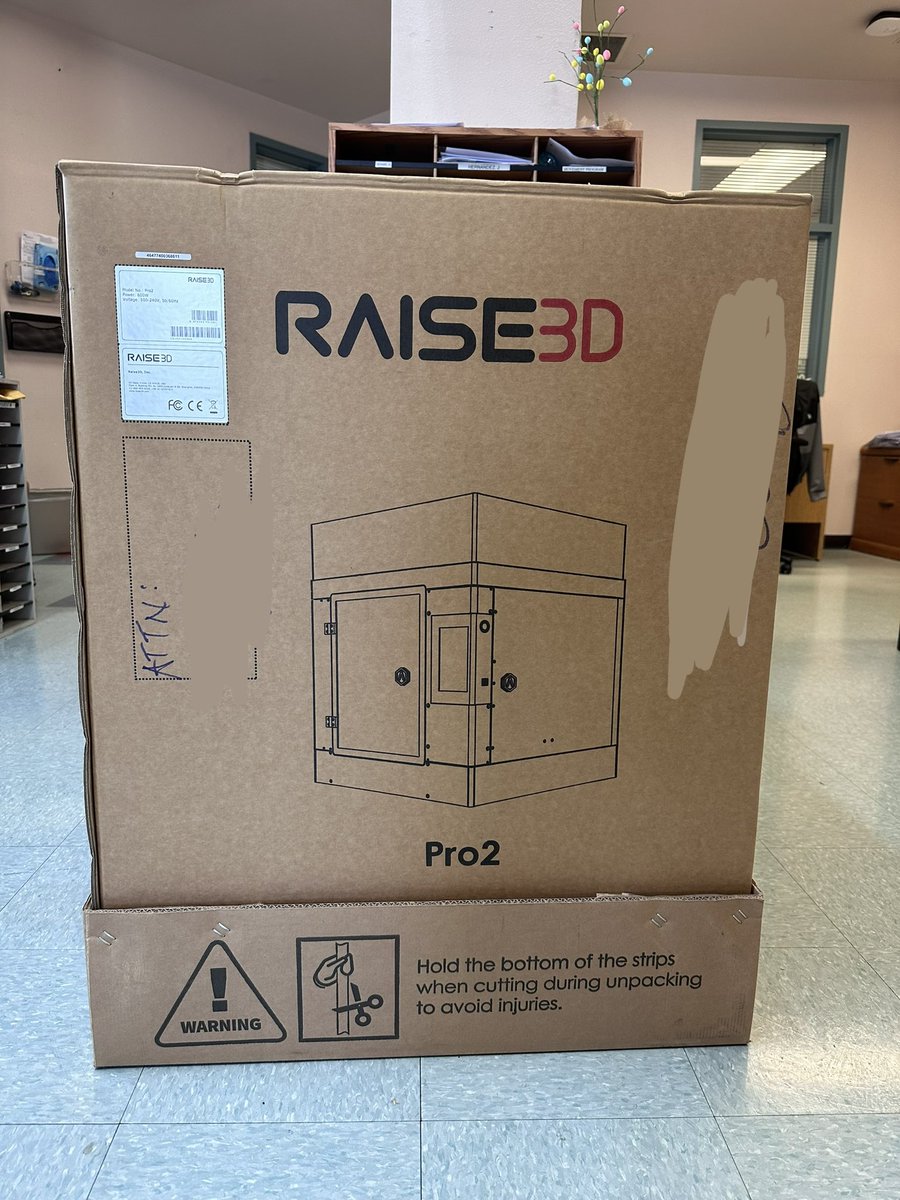 When you randomly walk into the office at work and find a amazing surprise. <a href="/Raise3D/">Raise3D Technologies</a> Pro2!!!! <a href="/CCMS_LUSD/">Cesar Chavez Middle School</a> 😳 😆 🎉 🎈 <a href="/LynwoodSchools/">Lynwood Unified School District</a> killing it!!!