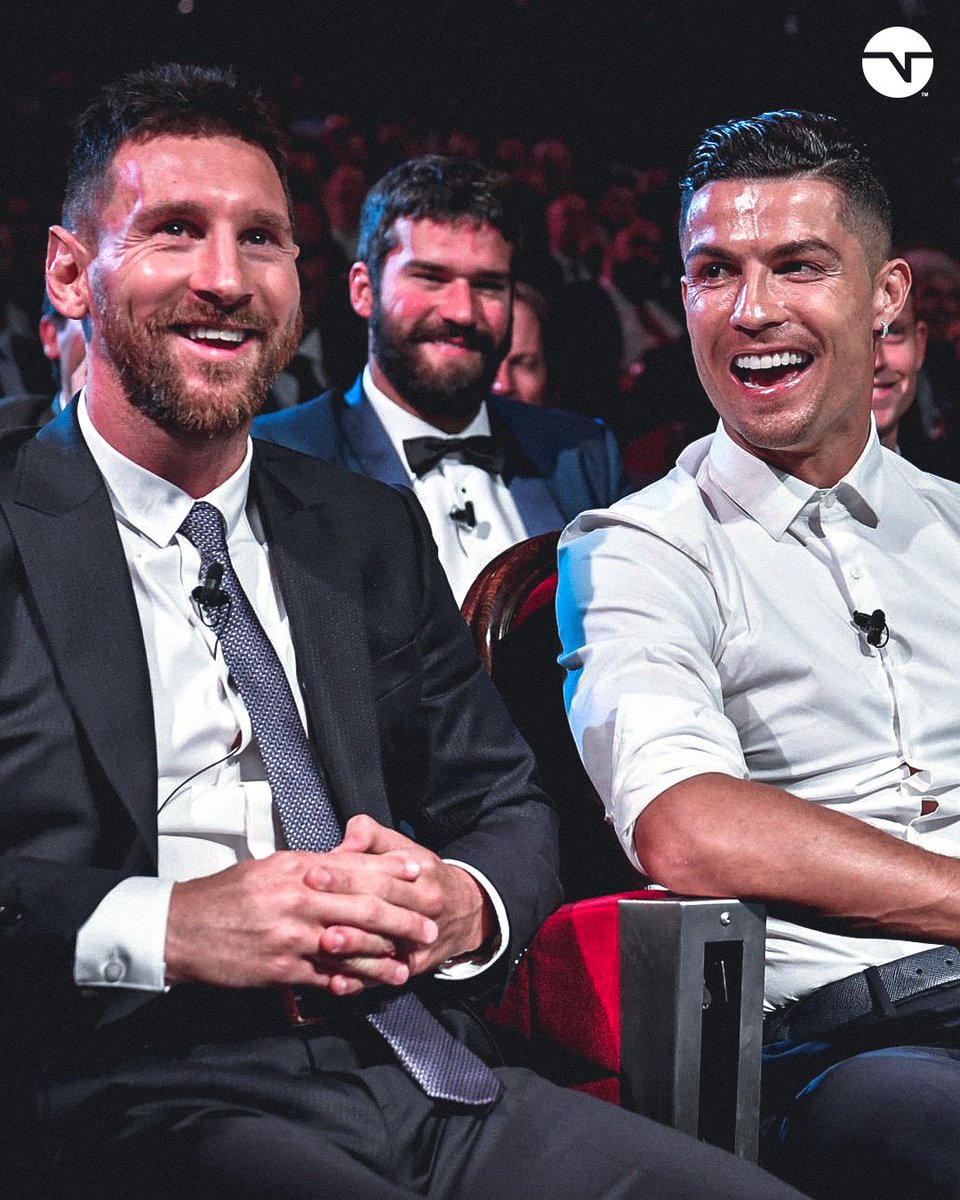 ESTÁ ACABANDO UMA ERA... 🥺 Pela primeira vez, desde 2006, não temos nenhum dos dois, Lionel Messi ou Cristiano Ronaldo, no Top3 da Bola de Ouro! #BallonDor