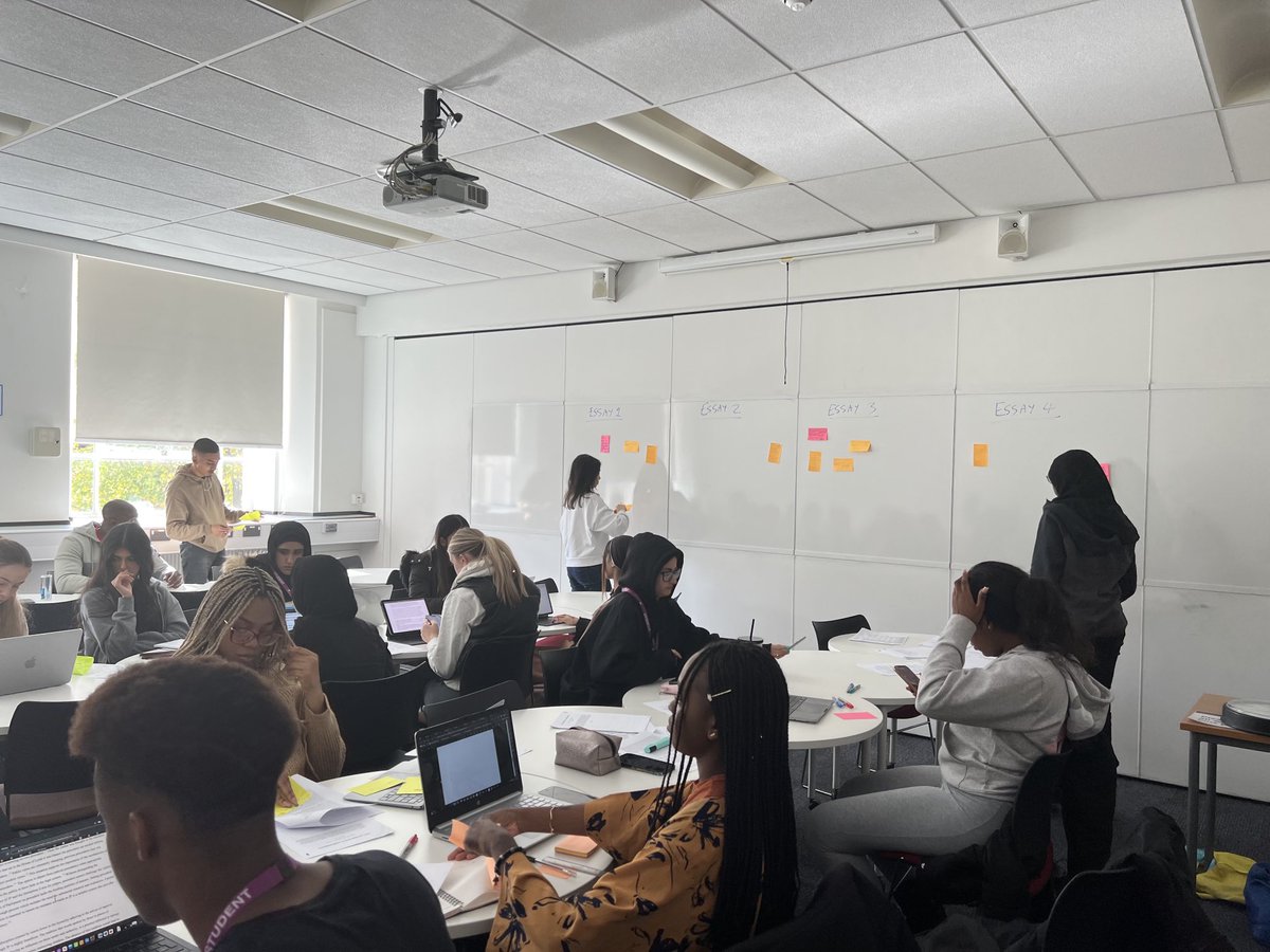 MrsGingerLawyer's tweet photo. ⁦@LSSatALS⁩ students getting to grips with exemplar essays, marking criteria + writing feedback in our ‘Legal System &amp; Skills’ ⁦@AstonLawSchool⁩ seminars today #FeedbackLiteracy 

As ever, an illuminating session + anyone who knows me, knows I LIVE FOR neon post-its… https://t.co/y1vBl2cCb3