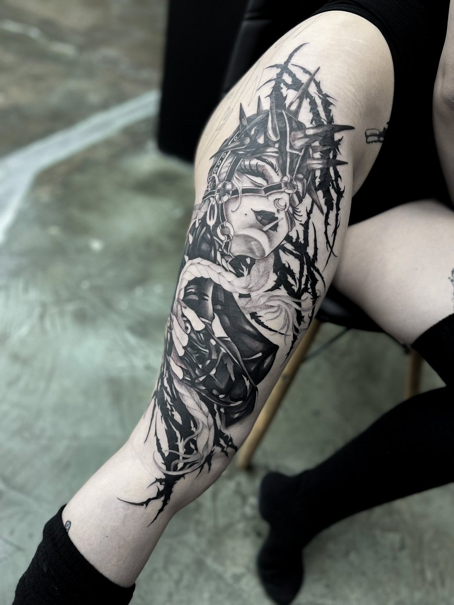 newblack_studio's tweet photo. Tattoo pelo nosso artista residente @bocchi_ink https://t.co/YgT9bYJGFY
