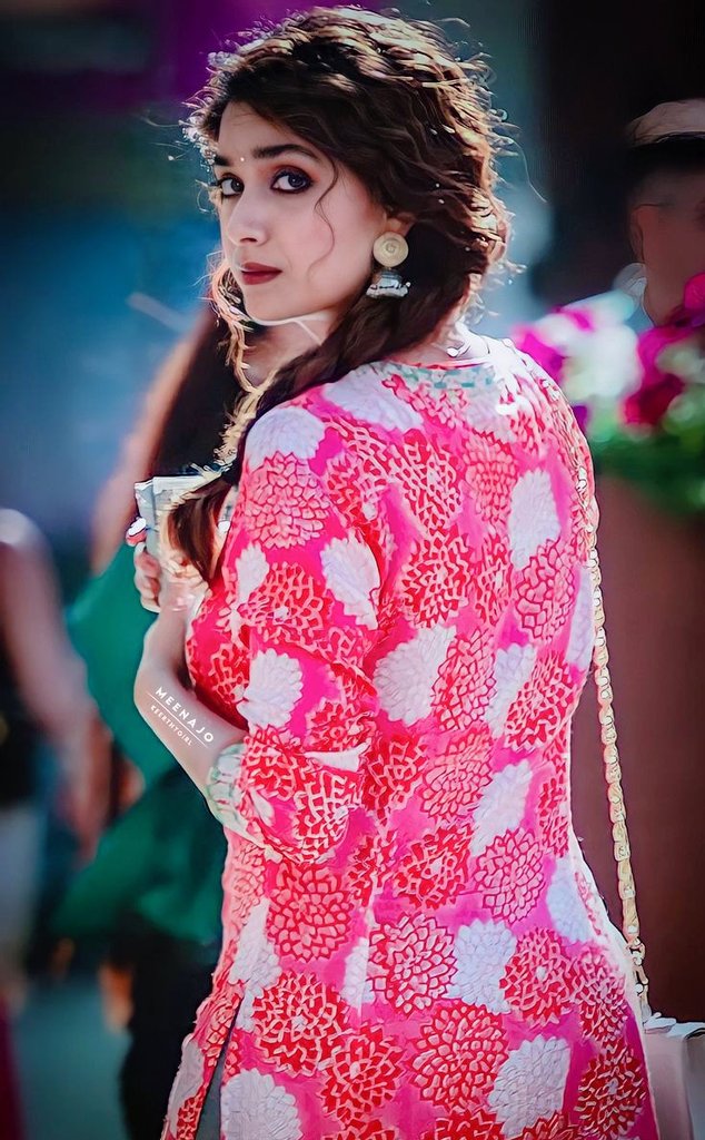 NotableFlicks's tweet photo. Keerthy Suresh 💗

#HappyBirthdayKeerthySuresh https://t.co/lbBaK6nu04
