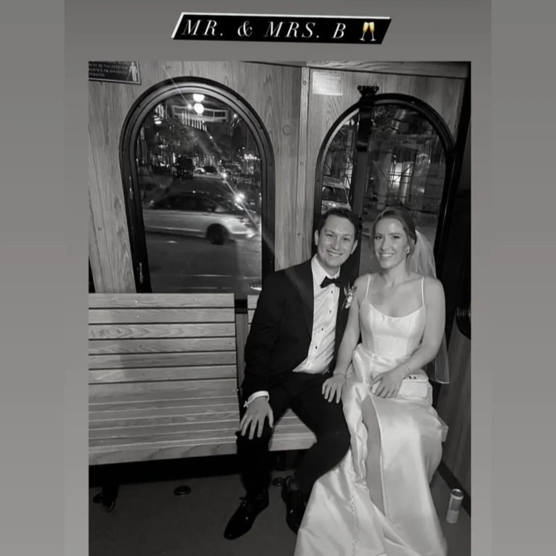 RubenBarrales's tweet photo. Congratulations Ellie and Ryan!
Beautiful Chicago wedding! https://t.co/bf3KopYTaE