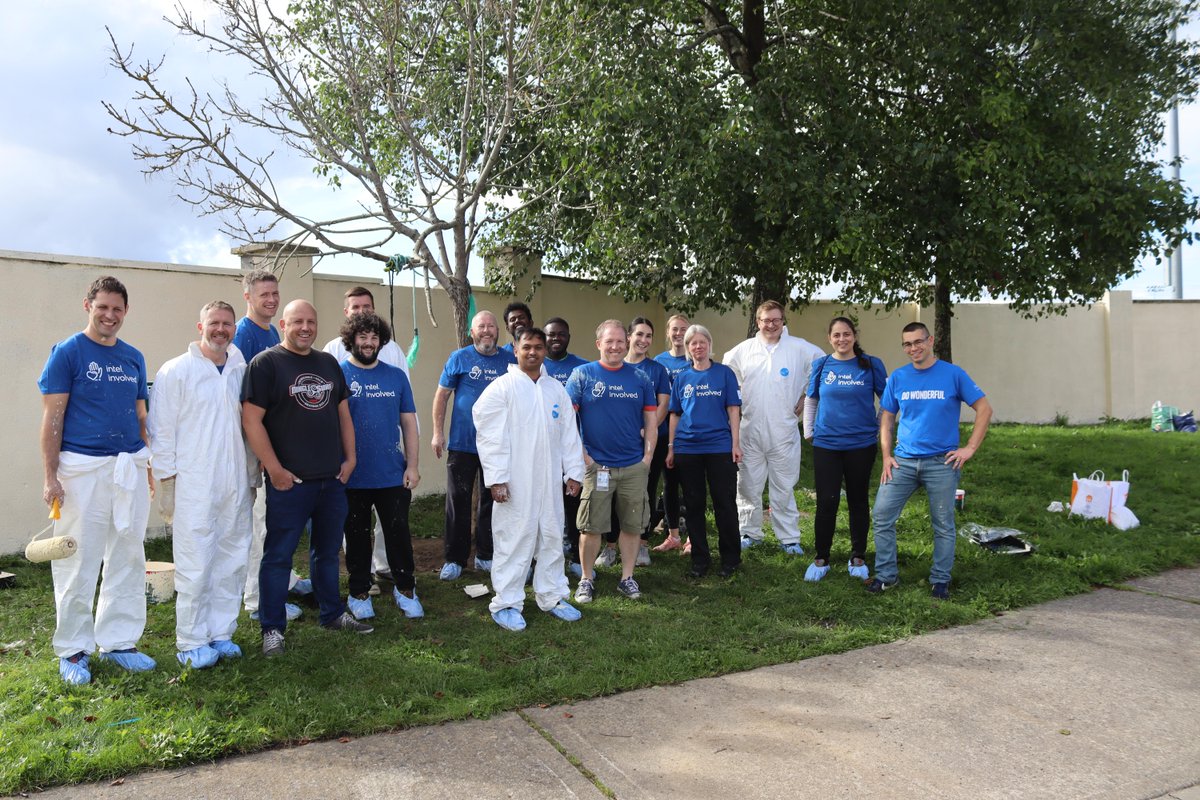 Intel_IRL's tweet photo. Our Intel Involved volunteer projects are back!

Well done to our global supply chain team who took to Easton Meadows in Leixlip recently where they painted a number of different areas around the estate. 🤲 

#IntelInvolved #volunteering https://t.co/eVRxkl9TSy