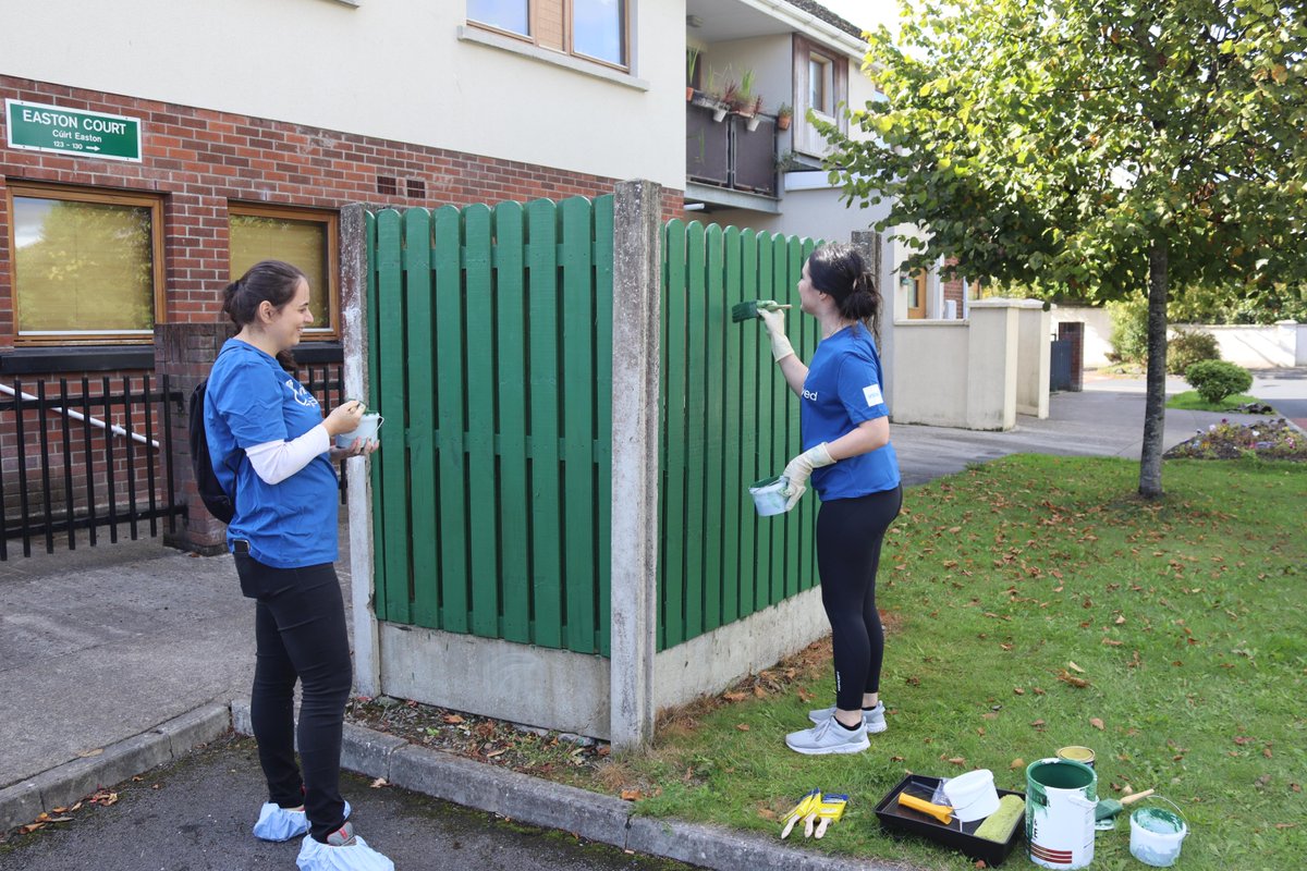 Intel_IRL's tweet photo. Our Intel Involved volunteer projects are back!

Well done to our global supply chain team who took to Easton Meadows in Leixlip recently where they painted a number of different areas around the estate. 🤲 

#IntelInvolved #volunteering https://t.co/eVRxkl9TSy