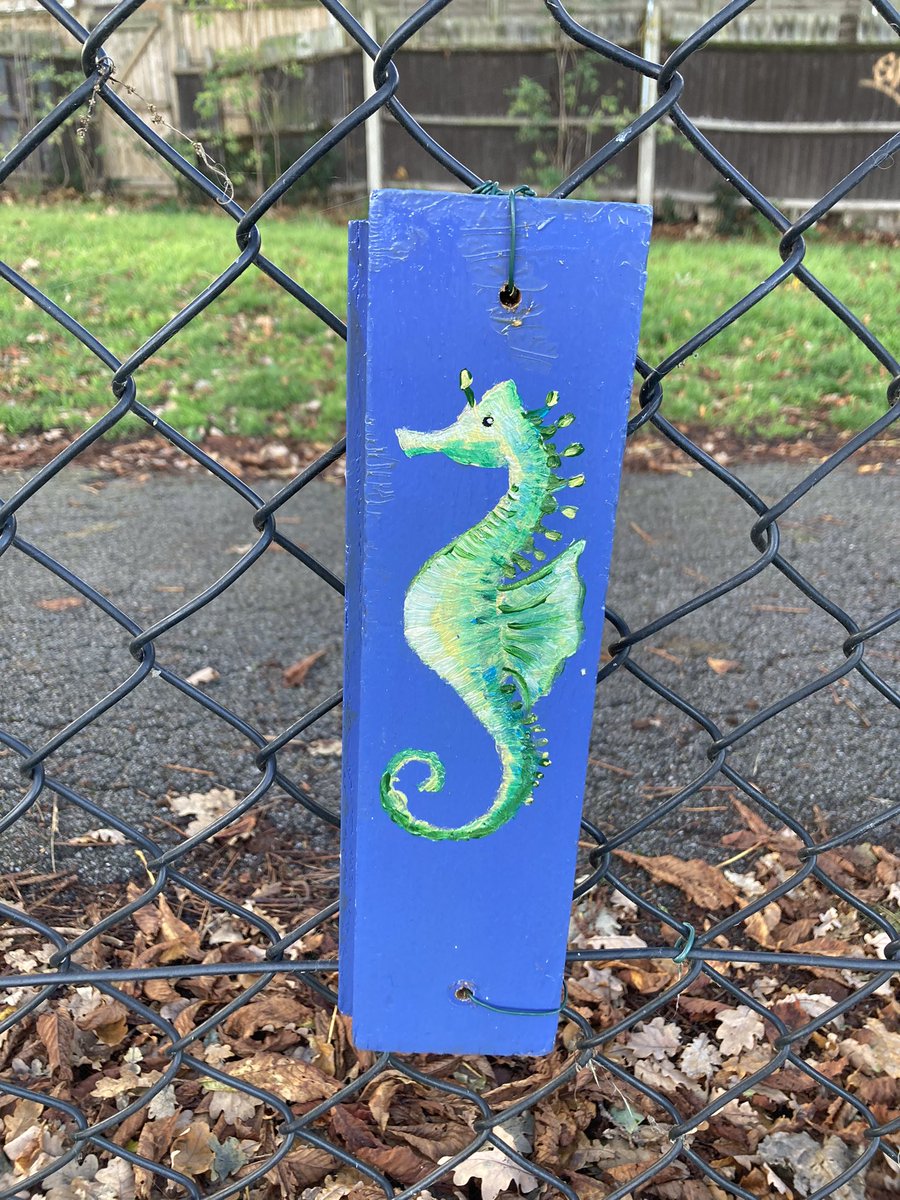 sydenhamural's tweet photo. Big up to @catoralexandra and the recentish additions to the picnic area/disused paddling pool at #alexrec #penge #se20 - Our kid loved seeing the new flowers, artwork and continues to scoot around the pool. Hopefully something will happen with it soon one way or another 👍🤞 https://t.co/6KLSere6XB