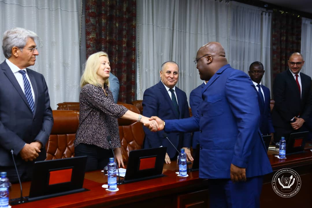Presidence_RDC's tweet photo. Le Chef de l'État leur a délivré un message clair : la RDC organisera bel et bien les 9eme jeux de la francophonie en 2023.
D'ici avril 2023, toutes les infrastructures nécessaires à la tenue des jeux seront prêtes pour abriter cet événement sportif et culturel à Kinshasa. https://t.co/1yZquxTr5v