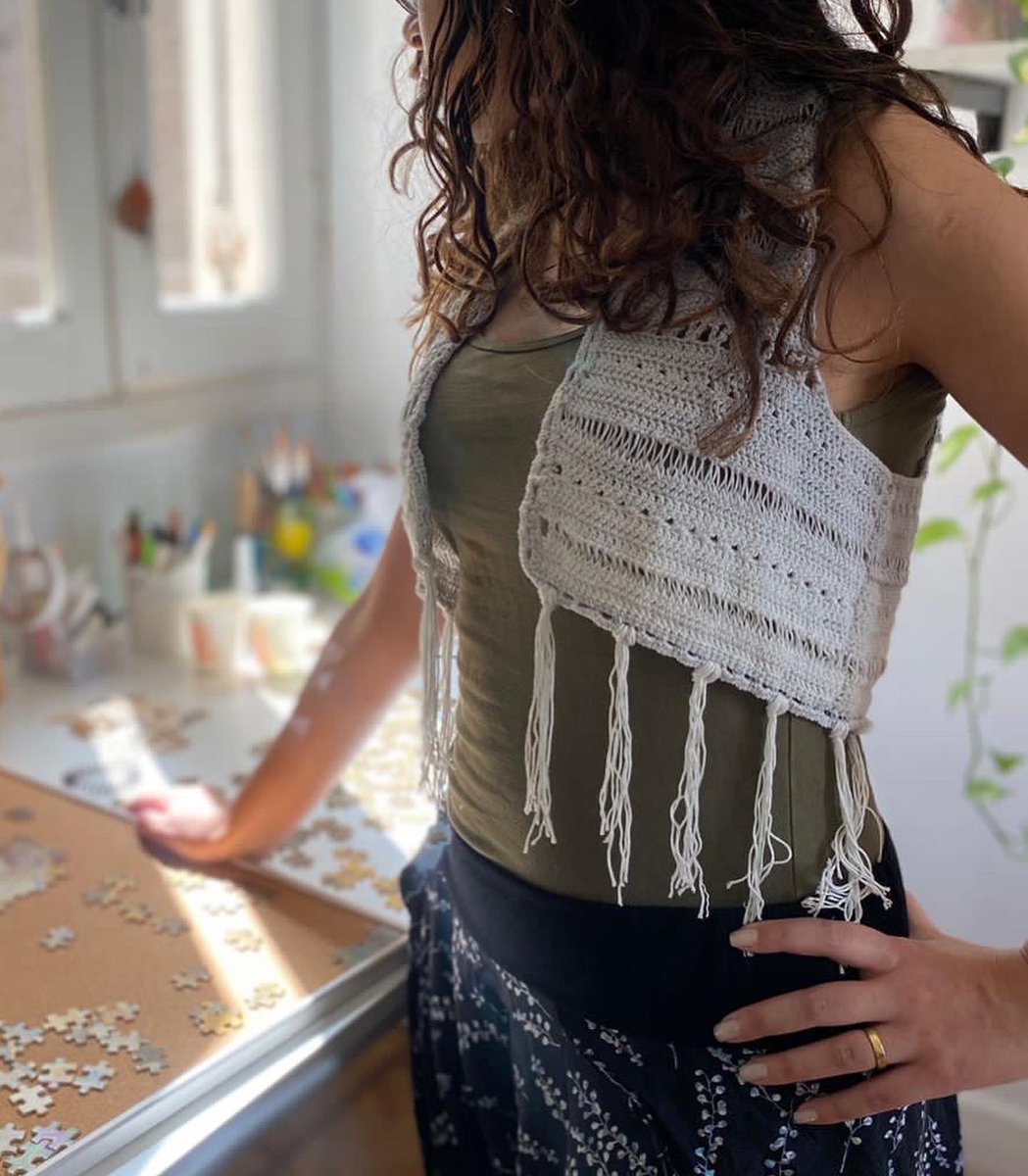 Partisanal1's tweet photo. "A crocheted piece is the lovely manifestation of a thought, expressed through hand, heart, hook &amp; yarn."

#crochet #crochetando #crochetaddict #crochetgilet #greyyarn #bohostyle #cottonyarn #grey #yarn #hook https://t.co/Cf5qjtLITH