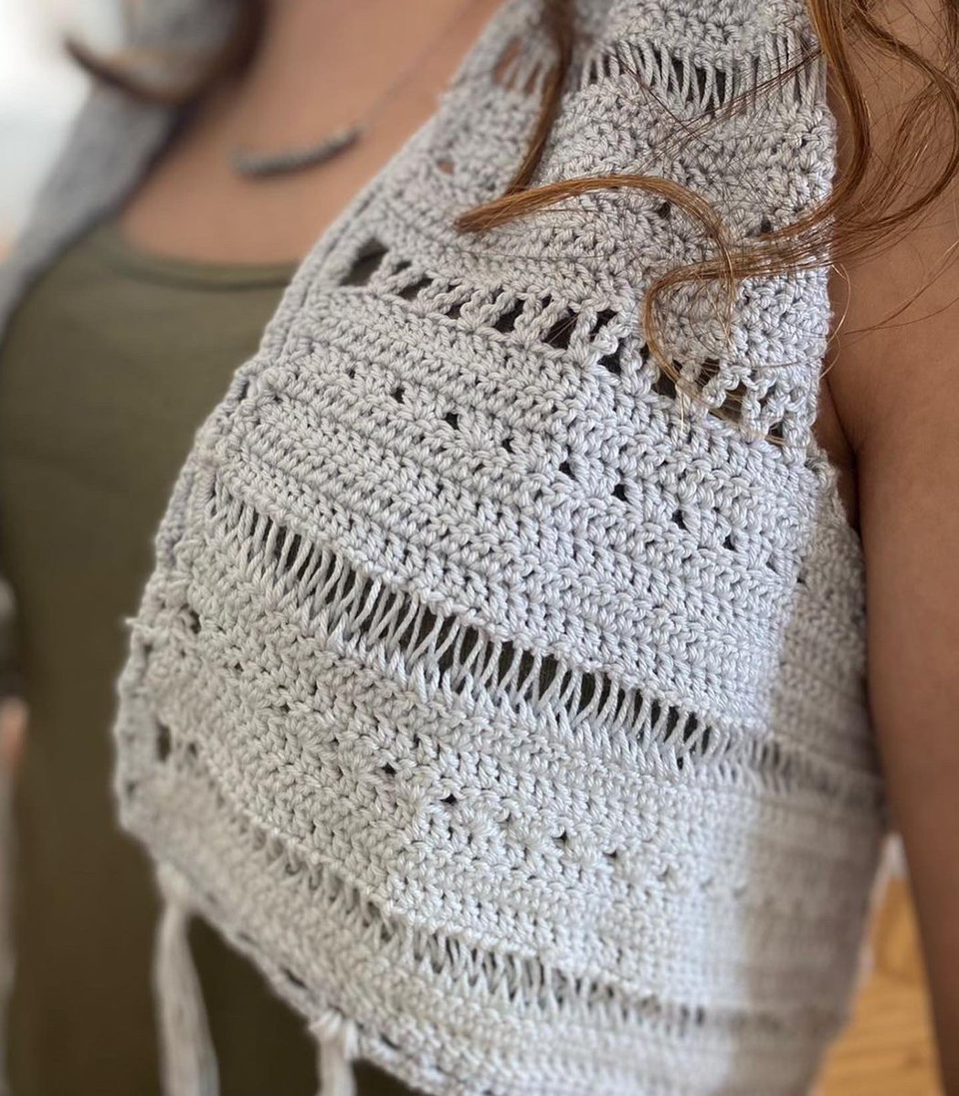 Partisanal1's tweet photo. "A crocheted piece is the lovely manifestation of a thought, expressed through hand, heart, hook &amp; yarn."

#crochet #crochetando #crochetaddict #crochetgilet #greyyarn #bohostyle #cottonyarn #grey #yarn #hook https://t.co/Cf5qjtLITH