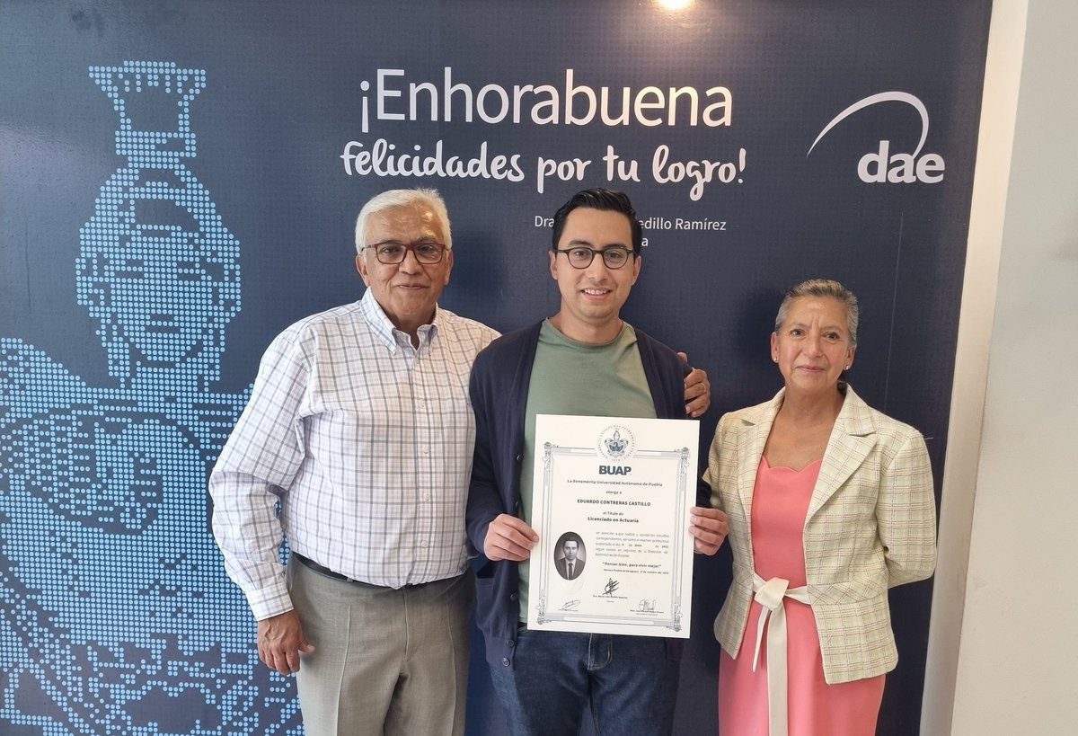 eduardocc2's tweet photo. #Actuaria #Buap 🎆 https://t.co/bWAm2I0cQg