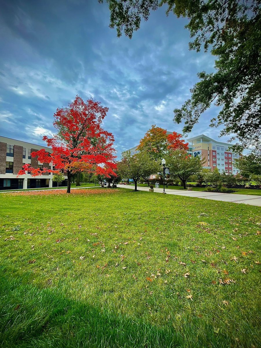 KeanUniversity's tweet photo. 🍂  Who doesn’t love the fall foliage at Kean? 🍂 Enter your best photos of the autumn colors at Kean in the Fall Foliage Photo Contest. Tag @keanuniversity or use #KeanFallFoliage and you may be highlighted on our page or win some Kean swag. https://t.co/cpHquGQjId