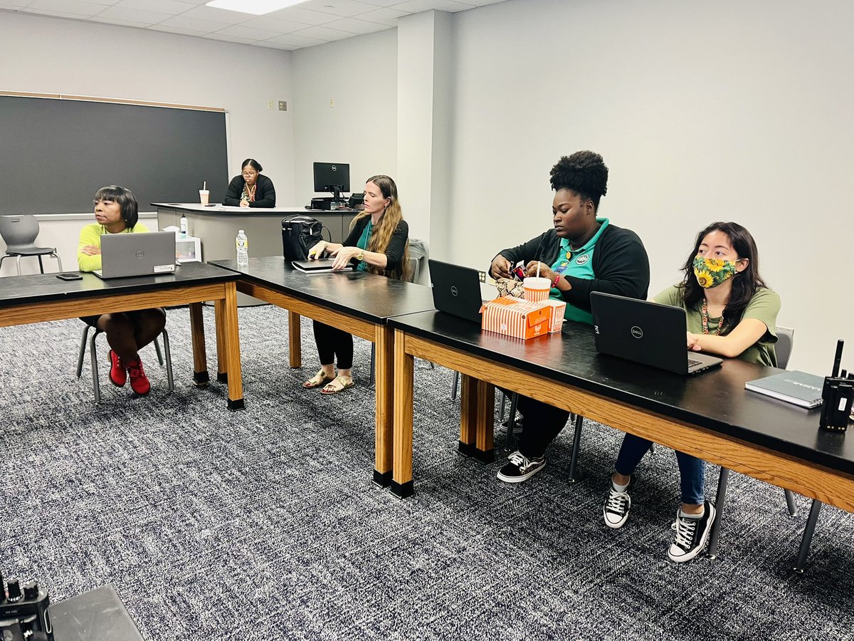 Our wonderful ELAR team learning more about #TEA new question types. Thanks <a href="/MsMinchew/">Heather Minchew</a> for bringing new item types to life. <a href="/JaneWessendorff/">Jane Wessendorff Middle School</a>