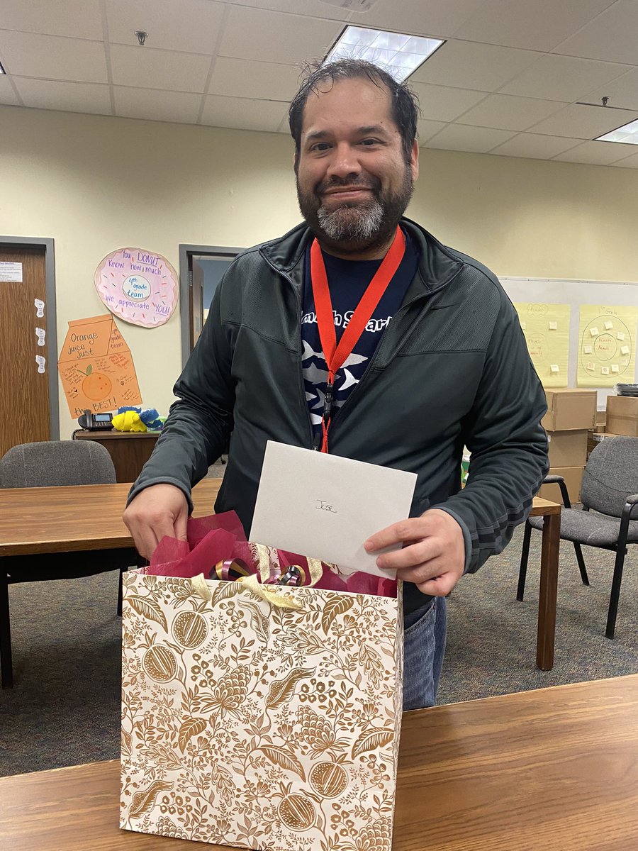 ELASharks's tweet image. Happy Bosses’ Day @jdortiz877 @ElementarySmith @AliefISD