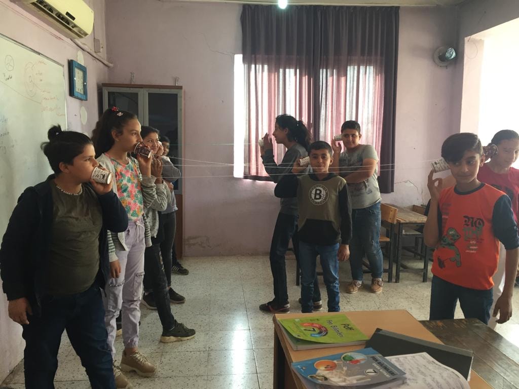 BugdaytepeO's tweet photo. Öğrencilerimiz "Bardaktan Telefon Yapma" etkinliğini gerçekleştirirken eğlenceli anlar yaşadı. @MemHarran https://t.co/iqFRCtUCTy