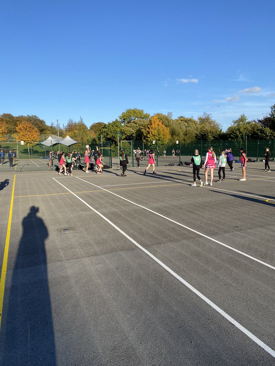 SHS_PE_Dept's tweet photo. Storming tonight at the Y9 Netball League meet. 1st outing for some of our newer students at school 😁 #team #gettingstuckin #participation https://t.co/2GnQ13ihyF