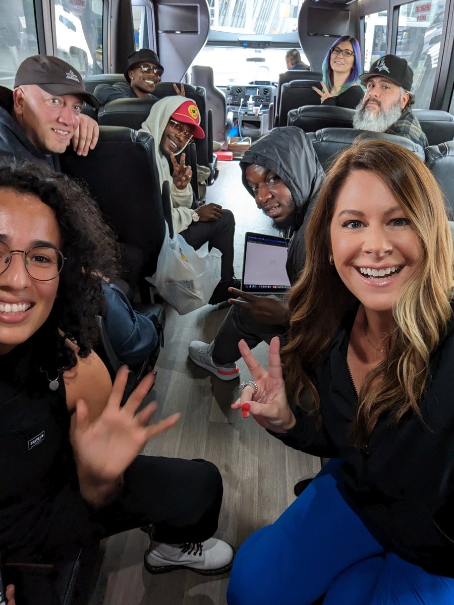stephelisecarls's tweet photo. Someone better have some good jams for the long trek to #CampPixel ⛺ @GooglePixel_US

#TeamPixel #giftfromgoogle #TeamPixelSummit #ad https://t.co/ZFKYSCNjHk