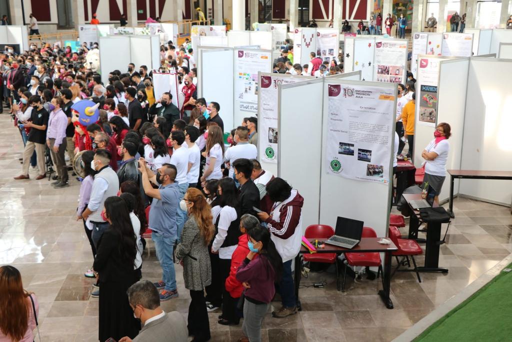 El Director General, <a href="/ArturoReyesS_/">Arturo Reyes Sandoval</a>, inauguró el 10º Encuentro #ProyectoAula, que contribuye a la formación integral de las y los estudiantes #politécnicos, a través del trabajo colaborativo con un enfoque que fortalece el proceso de enseñanza-aprendizaje.