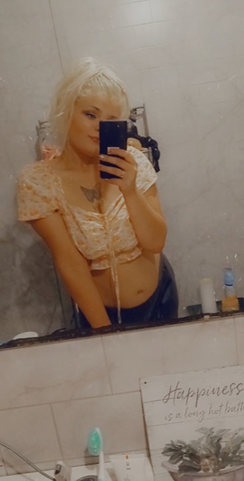 GreenrodMacy's tweet photo. #rt go check out my #onlyfans page. #subscribe for the goodness of this godess https://t.co/vqGgix9WMI