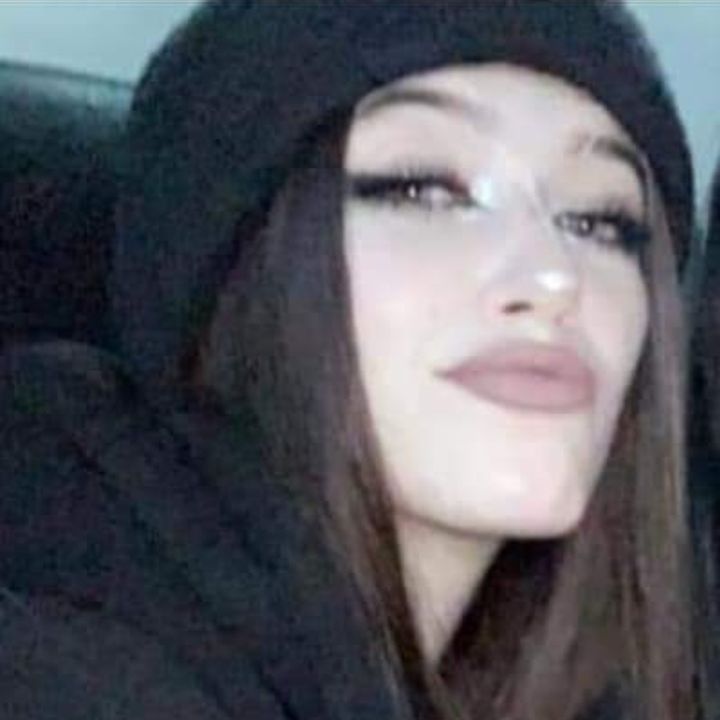 WRPSToday's tweet photo. MISSING: Nayomee Dewael-Pounder, 14 yrs.

Described as a white female, 5'6", thin build and long dark hair. Possibly wearing red and black jogging pants, a hoodie and red/white shoes.

There is a concern for her well-being.

Call police or @Waterloocrime with any information. https://t.co/5iYIM0fGYV