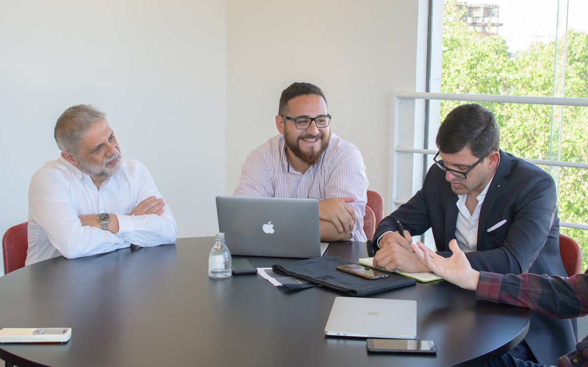 aguilarclaudiok's tweet photo. #InvestPosadas En el marco de la II Jornada de Innovación y Emprendedurismo de la @red_cidir q se realizó en la @ugdnoticias, nos reunimos con referentes d la firma Advertima y d la incubadora de empresas tecnológicas Horizontina RS, con el obj de estrechar vínculos comerciales. https://t.co/8GnACnfxyB