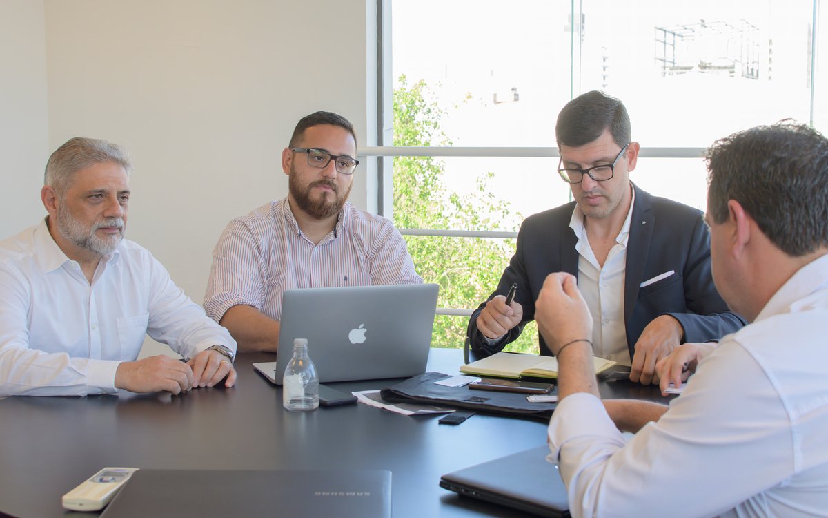 aguilarclaudiok's tweet photo. #InvestPosadas En el marco de la II Jornada de Innovación y Emprendedurismo de la @red_cidir q se realizó en la @ugdnoticias, nos reunimos con referentes d la firma Advertima y d la incubadora de empresas tecnológicas Horizontina RS, con el obj de estrechar vínculos comerciales. https://t.co/8GnACnfxyB