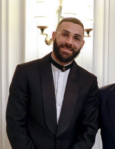 theMadridZone's tweet photo. Benzema &amp; his biggest inspiration. https://t.co/VjQShWA5gx