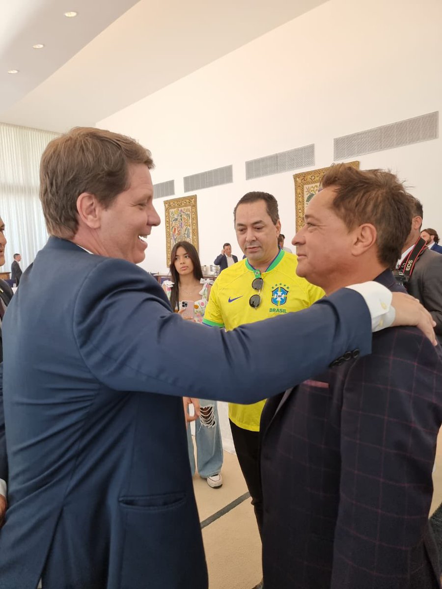 mfriasoficial's tweet photo. Um grande patriota defensor do nosso Brasil! @LeonardoCantor_ 🇧🇷 https://t.co/3MUsOfJb0U