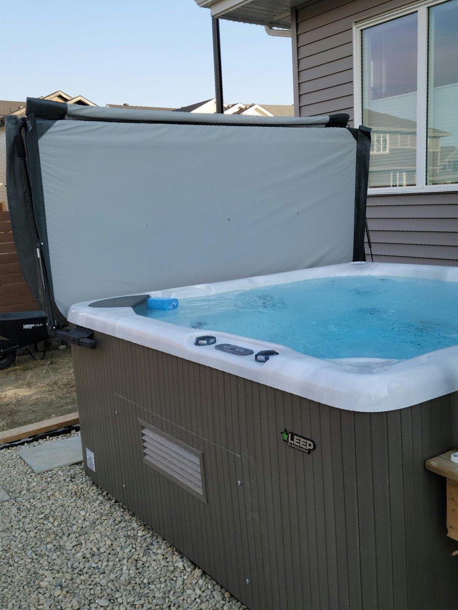 solarahottubs's tweet photo. Check out The Ewasiuk's new Beachcomber 380, the perfect addition to their beautiful backyard! Now all that's left to do is take advantage of ultimate relaxation this fall! #beachcomberyeg #beachcomberhottubs. https://t.co/8B9j1D8FV6