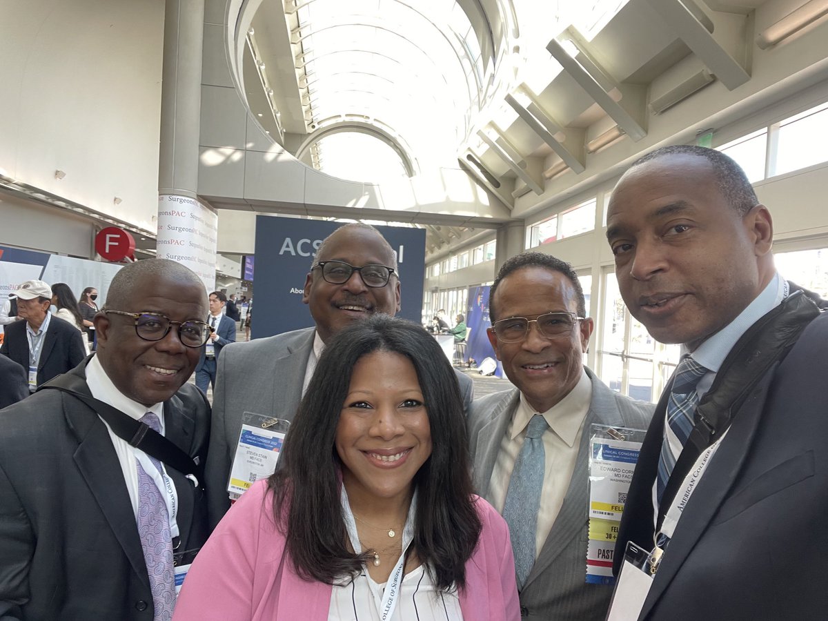 selwyn_rogers's tweet photo. Present and future leadership in American academic surgery #asccc22 ⁦@uchicagosurgery⁩ https://t.co/g0o353KOFU