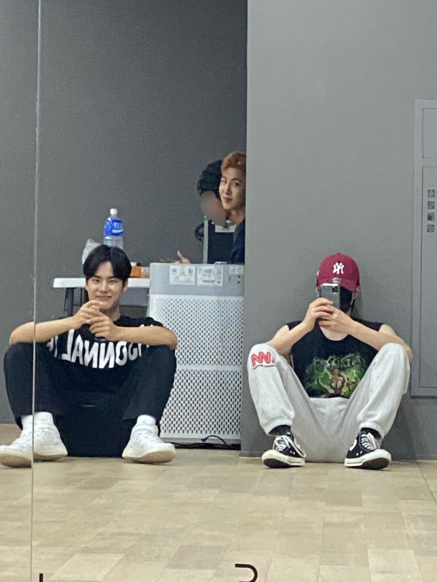yeowzzang's tweet photo. 버근가 https://t.co/5sWjgD7fHE