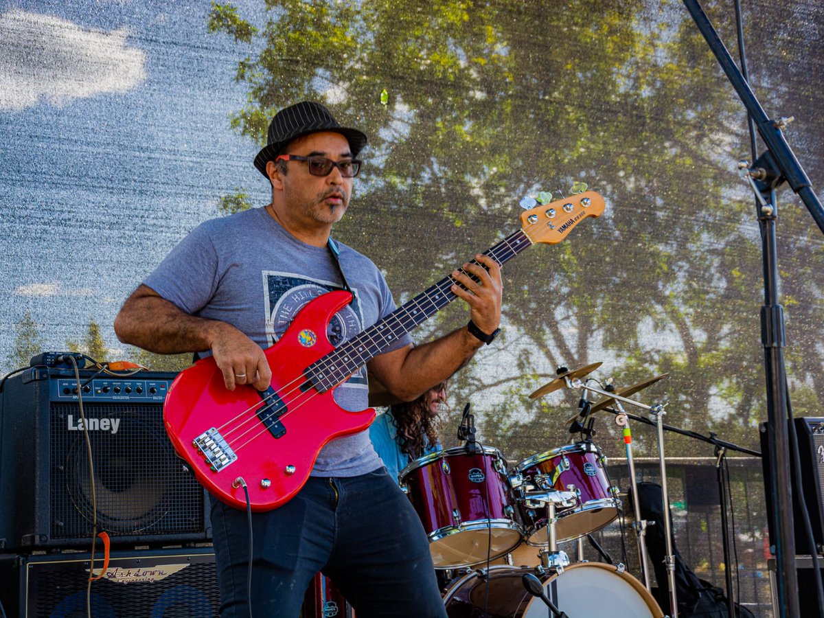 Tolkin72's tweet photo. Con los @EstimadosR en la 59º Fiesta Nacional de la Flor - Escobar
#yamahabass
@ZoomSoundLab 
@Escobar_Muni 
@escobarcultura https://t.co/Qc06UvsNWJ