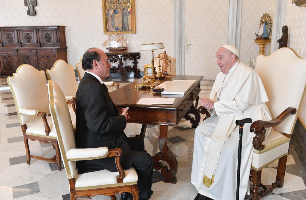 Agradezco a su Santidad el Papa Francisco @Pontifex_es por recibirme en el Vaticano a fin de estrechar los lazos entre la República del Perú y la Santa Sede 🇻🇦🇵🇪. Siendo un Estado Laico, Perú agradece la importante labor de la Iglesia Católica en nuestro país.