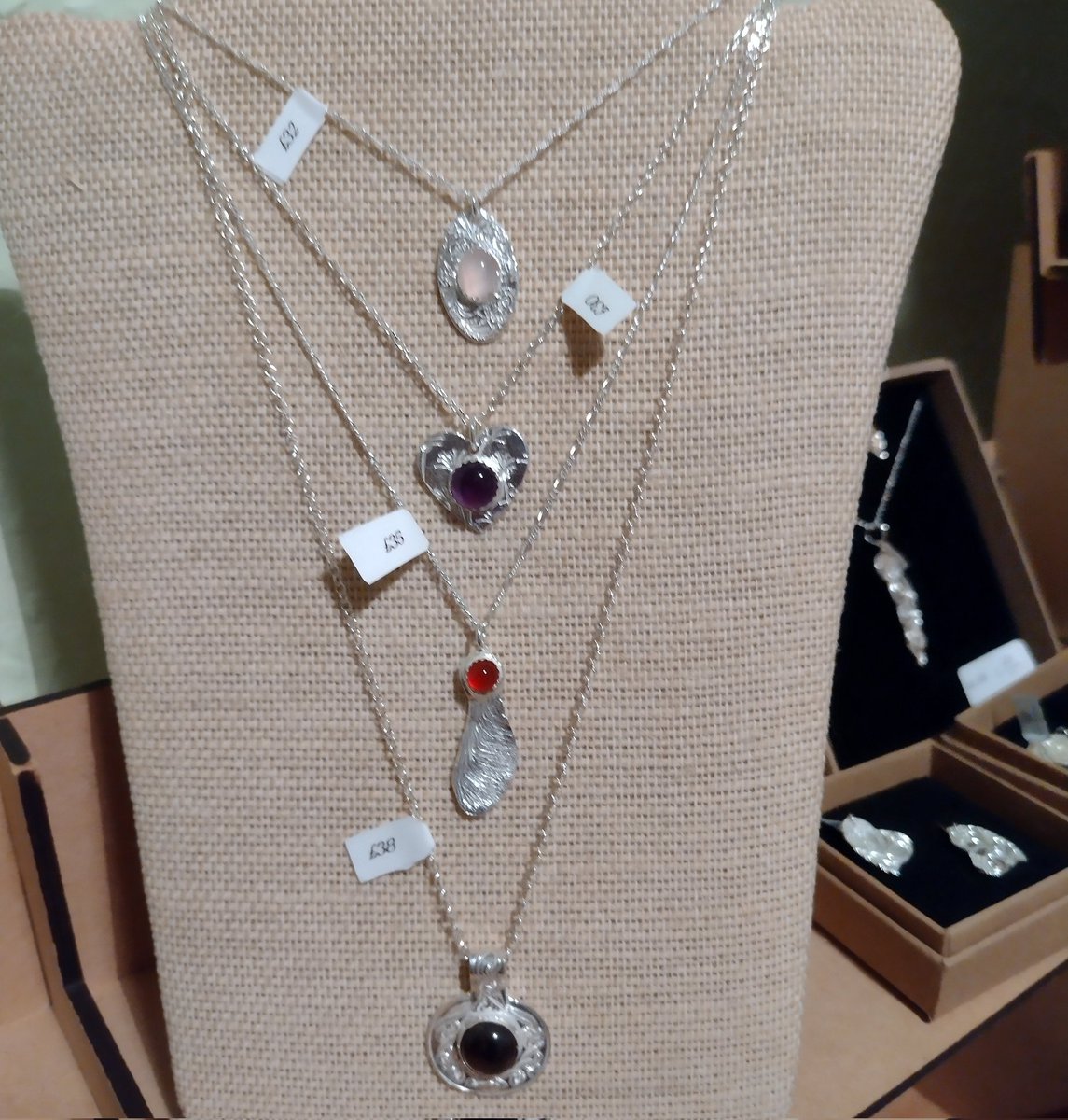 EarthgemsJewel1's tweet photo. What we make is Designer Jewellery....but what we don't make is 'designer' profits!
We are very proud that our designs are priced for everyday people just like us!
#madebyus #designedbyus #notmassproduced
#MHHSBD #CraftBizParty #UKMakers #TheCraftersUK https://t.co/M1LZRdaroM