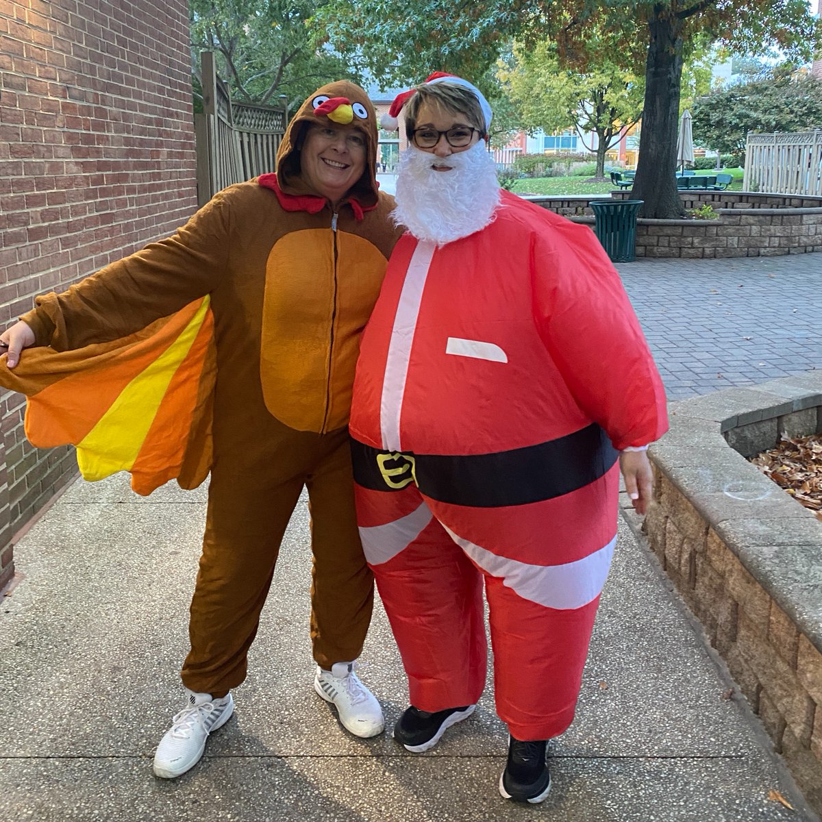 BullisSchool's tweet photo. Upper School teachers Dr. Sara Romeyn and Mrs. Kerry Hosmer represent Thanksgiving and Christmas on "Favorite Holiday" dress day!

#Bullishoco2022 #favholiday https://t.co/JJP7M3jhQa