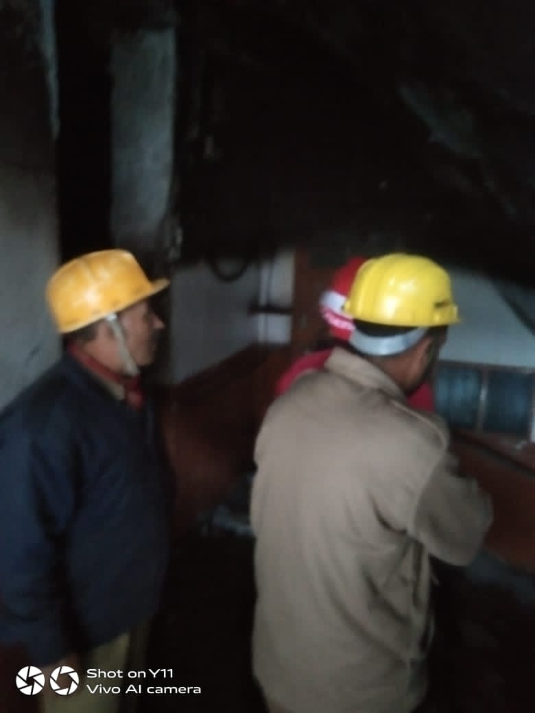 Devinde83341483's tweet photo. धार्मिक पर्यटन नगरी मणिकर्ण के गुरुद्वारा में आग लगने से तीन गाय की मौत https://t.co/eUIiYF5svo