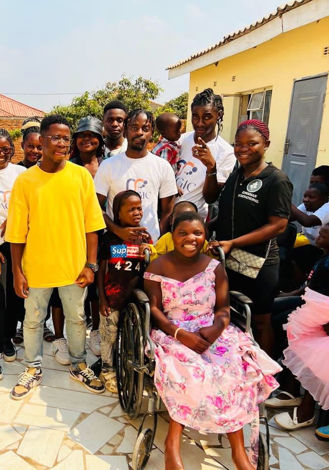 KingsmanZw's tweet photo. Yesterday our team in Harare went to Norton @GlorytoGlory Children's Home. Together with @magic_wacho et al. We managed to donate food, clothes, sanitary etc. The greatest part, we had fun with the family. We appreciate all those who #ONEGOALONEVISION thanks to all who supported https://t.co/mhg5k3uDaB