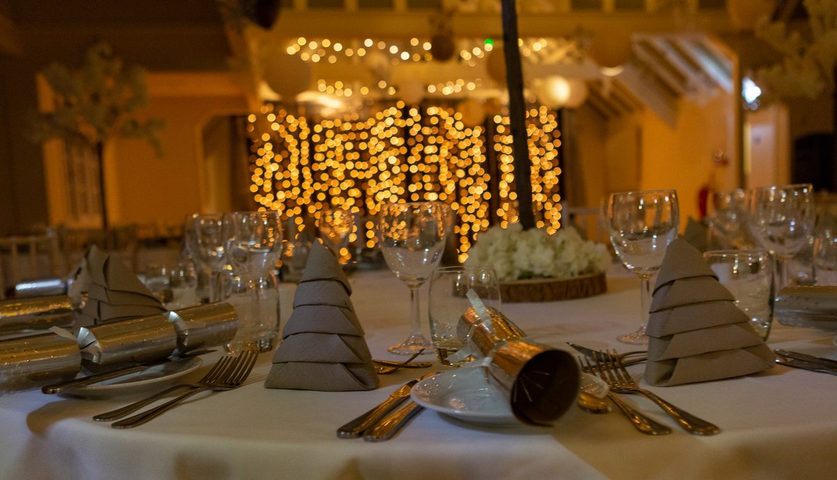🥂😍 The festive season is creeping closer, don't forget to book your Christmas party night with us! 

Full details of remaining available dates, acts and ticket prices can be found on our website - thorpenesscountryclub.co.uk/events/christm…