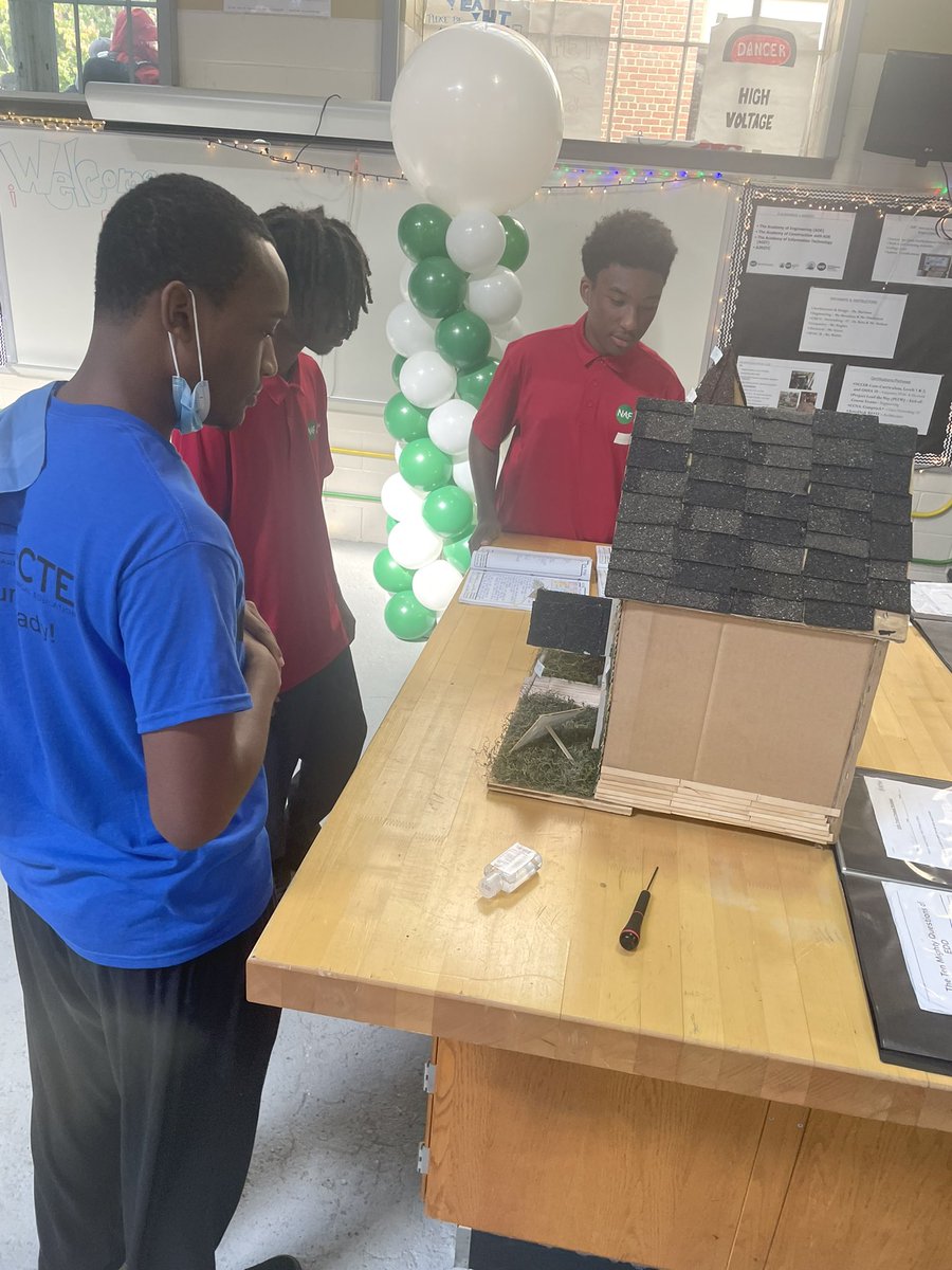 dhsEngineer_dc's tweet photo. Happening now….
Shout out to Phelps ACE scholars for welcoming our Engineering scholars. It is amazing to watch the conversation about their work and experiences. When scholars across the district get together amazing things happen.
#futureengineer #nafacademies #nameafuture https://t.co/WmDauzNVFM