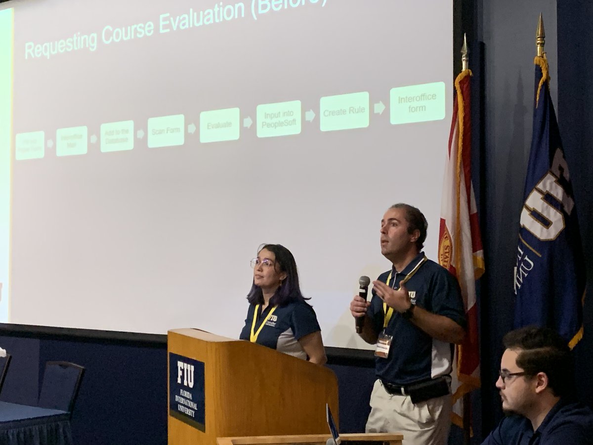 FLConsortium's tweet photo. Paper?!?!📃Who needs paper?!?!📄The @FIU Transfer and Transitions Services Team explaining how automation 💻🖥 is helping Transfer Panthers attain their degree 🎓#FLTransferSummit22 @FLCollegeSystem  #FIU 🐾#UCF ⚔#USF🤘 https://t.co/j6gpSRdKW9