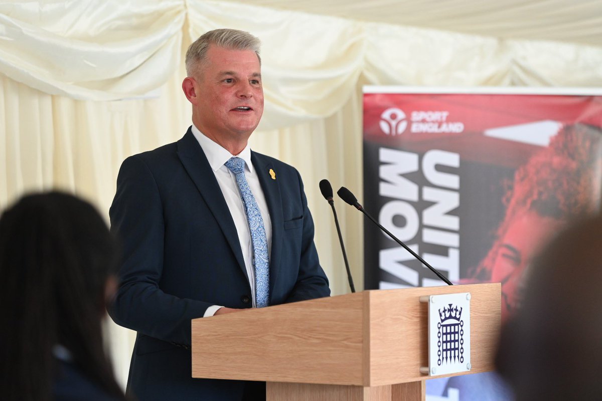 Stuart Andrew tweet media