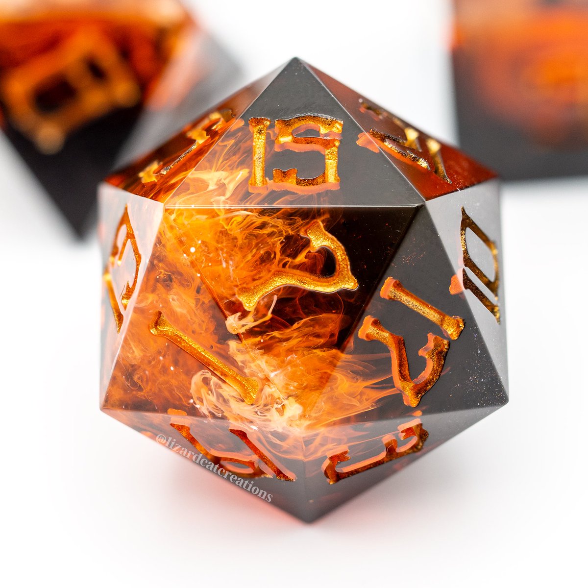 lizardcatdice's tweet image. Time for a long overdue 1K ⭐️#GIVEAWAY⭐️ for a chance to snag this Firestorm trio!

🔥RULES🔥
- follow me @lizardcatdice 
- like this!
- RT/QT this!

Ends 10/22! 18+ to enter, open internationally. Good luck!

#dice #dnd #ttrpg #handmadedice